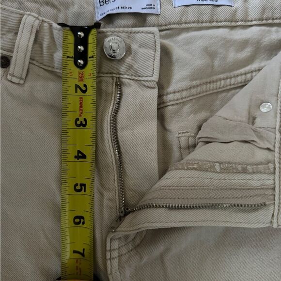 Bershka off white wide leg denim jeans.w split hem NWOT 4 - Picture 11 of 13